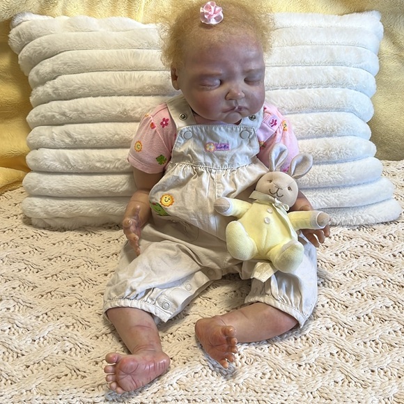 “Stella” reborn doll by Melody Hess. Signed body. EC. LIMITED EDITION of 250 - Picture 1 of 17